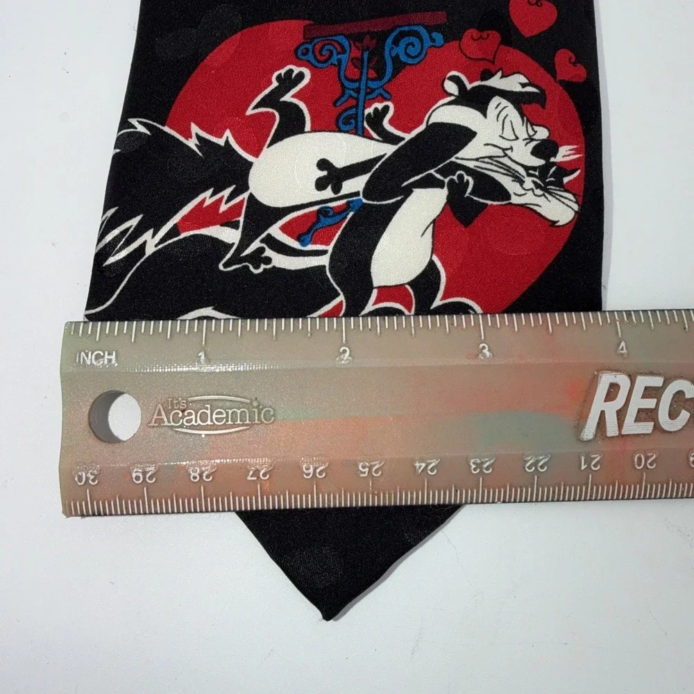 Tie Looney Tunes Vintage 1994 Pepe Le Pew Valentines Love Romance 100% Silk